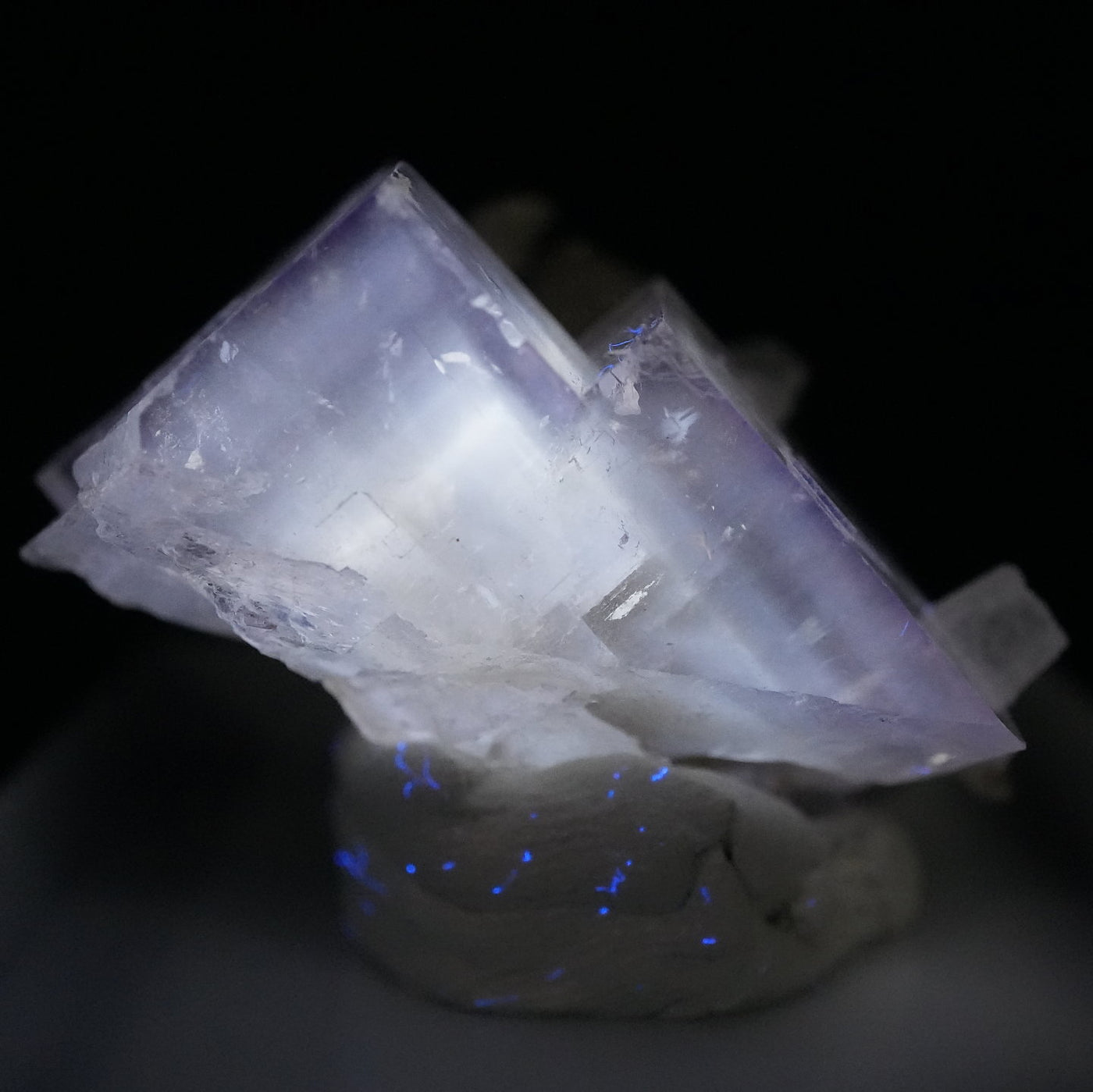 アメリカ・オハイオ州産 フローライト – 天然石ハッピーギフト