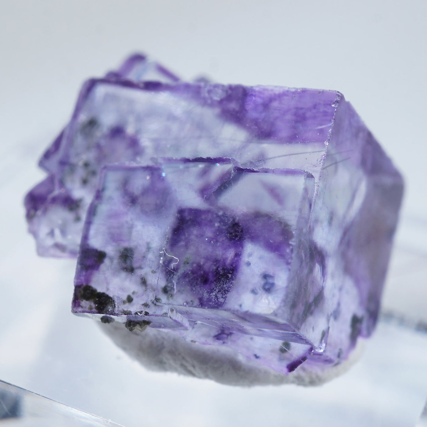 ヤオガンシャン産パイライトが美しい‼︎ 「藤紫色」フローライト