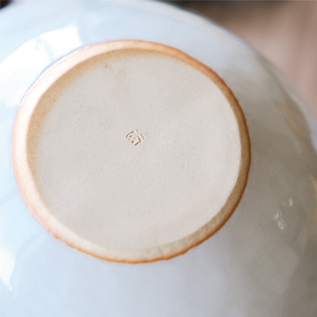 陶の杜 】やわらかな曲線の鉢（大） 萩焼 – 晴れと暮らす