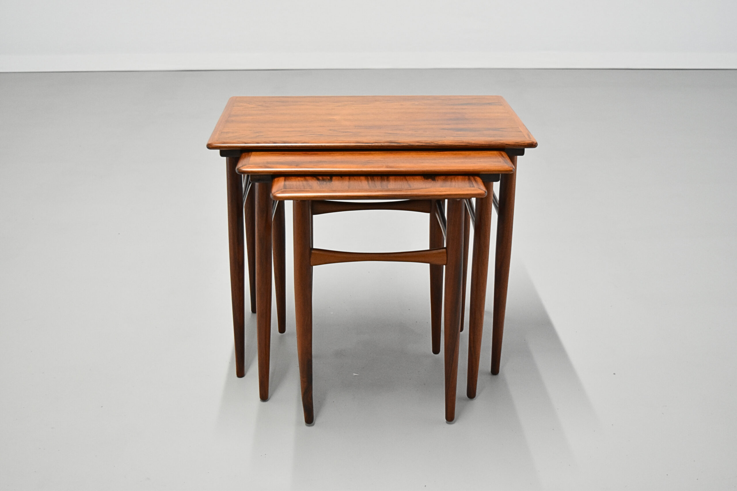 ネストテーブル/ローズウッド - 橋本家具工芸株式会社