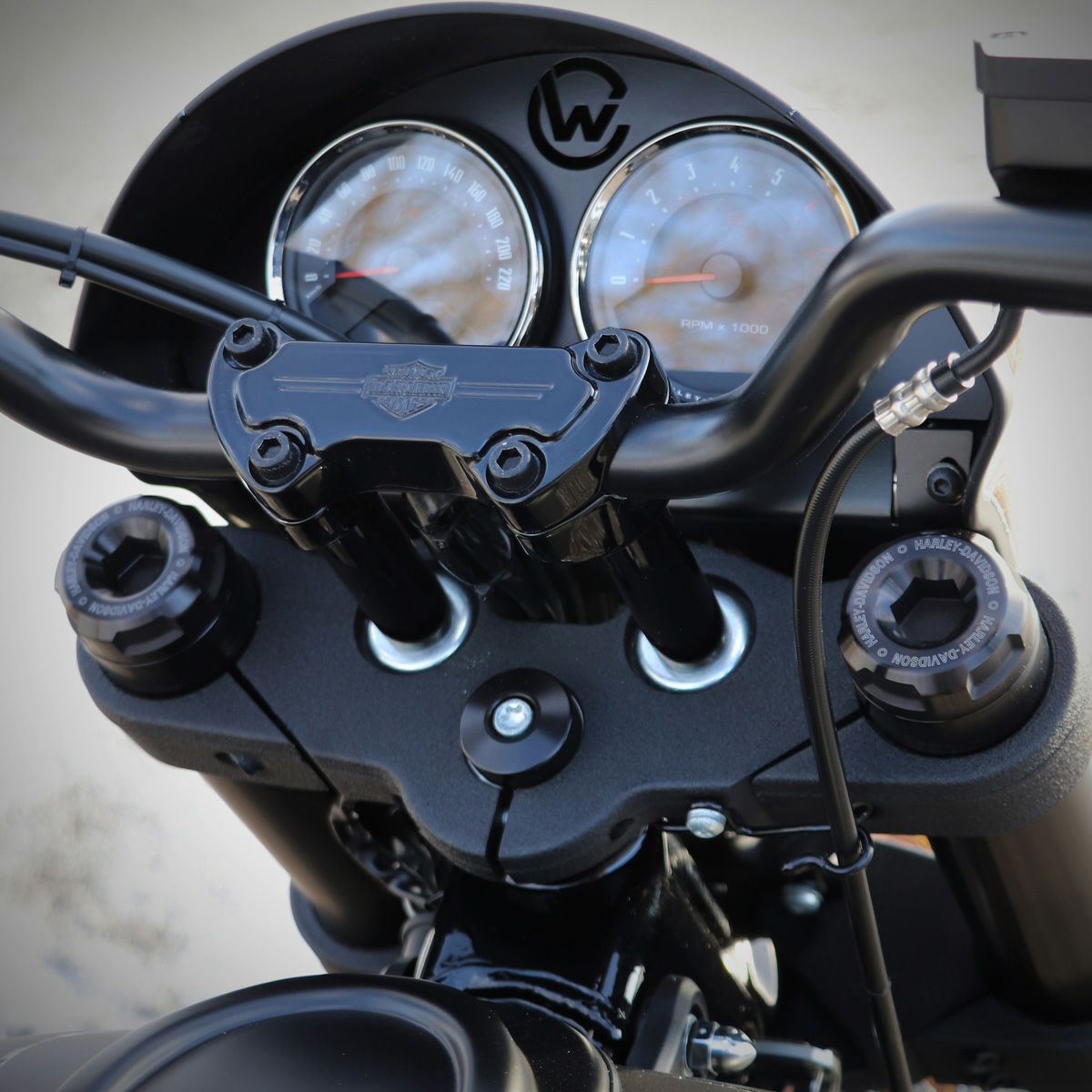 ハーレー FXLRS メーターオフセットキット Cult Werk |ハーレーパーツ