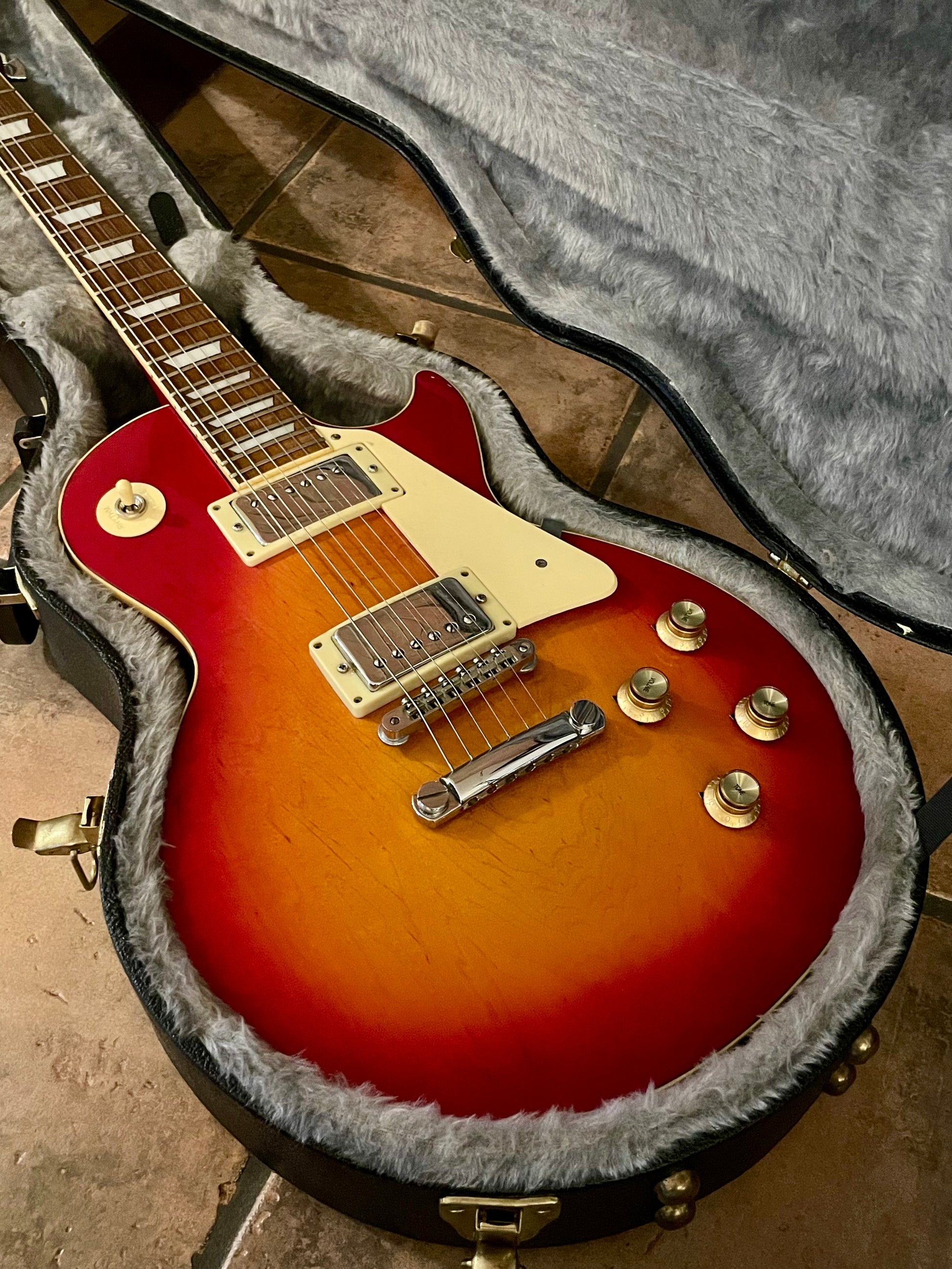 1976-1979 Yamaha Studio Lord SL380 with Case in Excellent