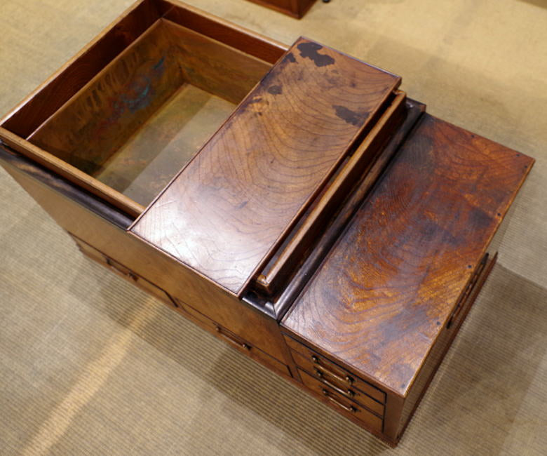 長火鉢 ケヤキ材 火箸・猫板付き