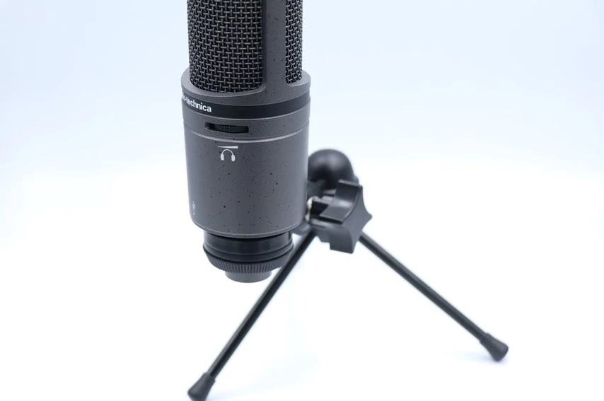 audio technica AT2020USB+をレビュー。配信やナレーションに最適な高