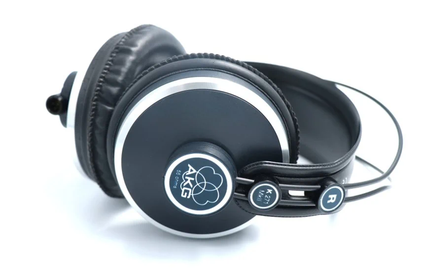 AKG K271 MKII-Y3をレビュー。自然なサウンドと快適な装着感のモニター