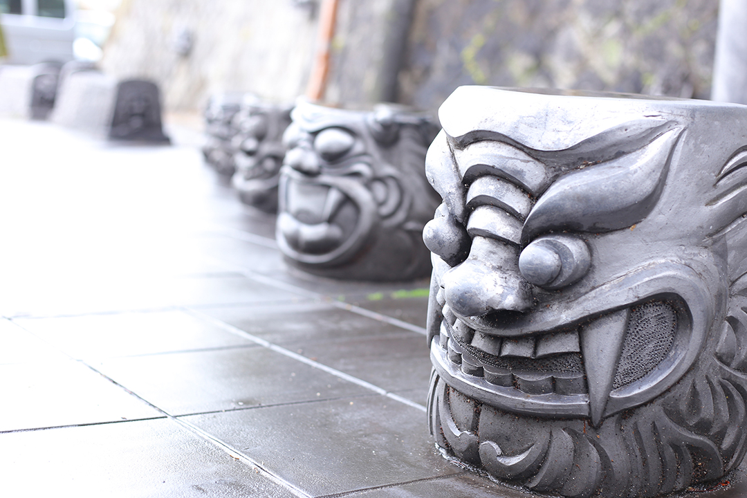 トラちゃん(大) 【瓦 置物 鬼瓦 陶】安田瓦 | 長場鬼瓦工場 瓦 置物