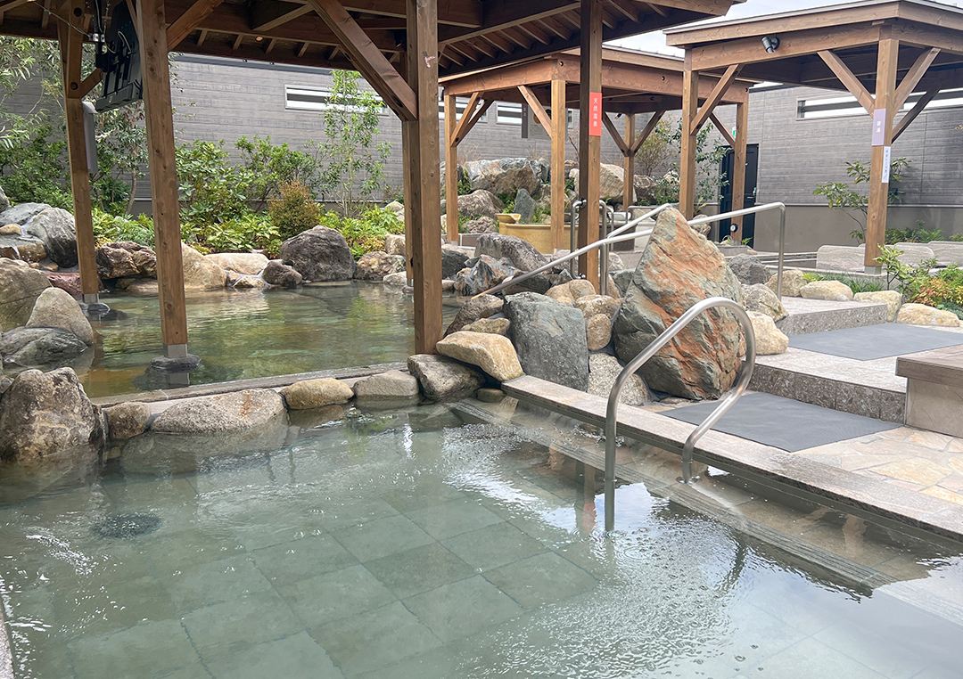 とき温泉 KAMABA」天然温泉と大型サウナ、個性を楽しむ岩盤浴で