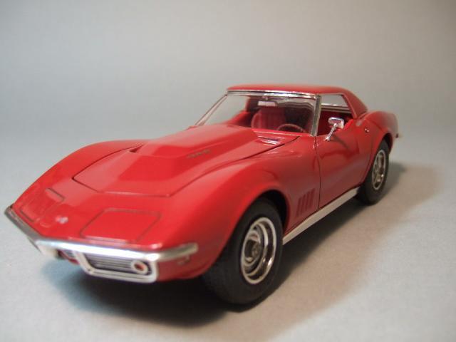 ホットウィール コルベットスティングレー台紙右上曲がり