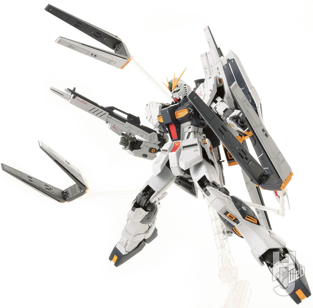 MG νガンダム Ver.Ka」を『逆シャア』のイメージで製作！ スッキリと