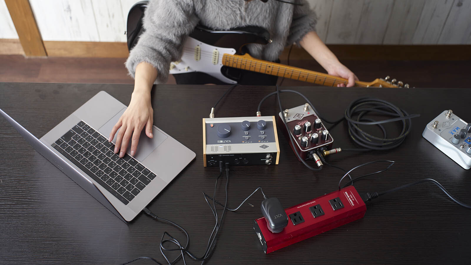 POWER BASE VA-15 AC - VITAL AUDIO | Hookup, Inc.