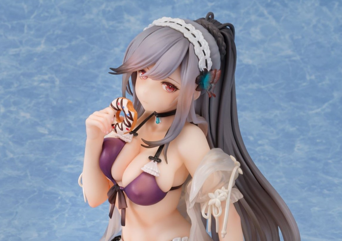 アズールレーン」より砂浜でドーナッツを頬張るダンケルクのフィギュア