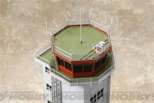 1/144 技MIX「航空基地管制塔 + 駐機場ベース」セット 1/144 技