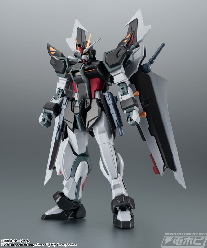 迫力のあるストライカーと多数の武器がセットに！『機動戦士ガンダム