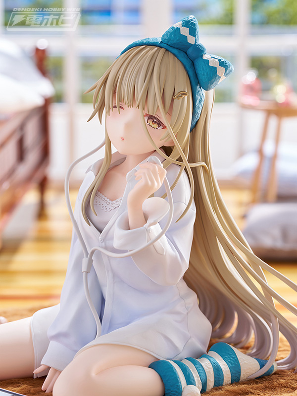 お隣の天使様にいつの間にか駄目人間にされていた件』椎名真昼が