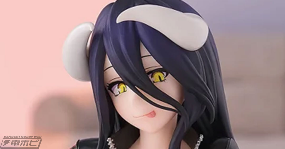 胸元が大きくひらいたレザースーツ姿にドキドキ！『オーバーロード