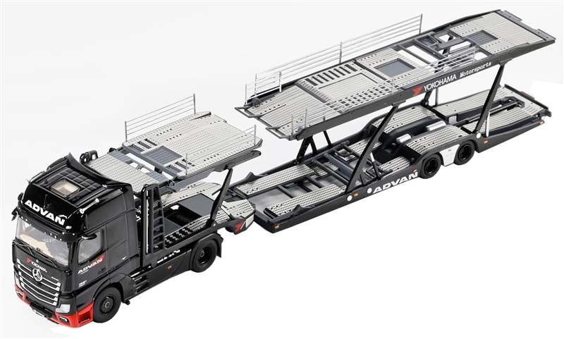 大型トラック「メルセデスベンツアクトロス 2 ブラック/ADVAN」が