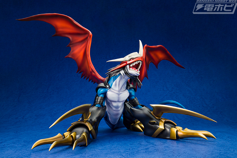 全幅約55センチの圧巻のボリュームで迫力満点！『デジモン