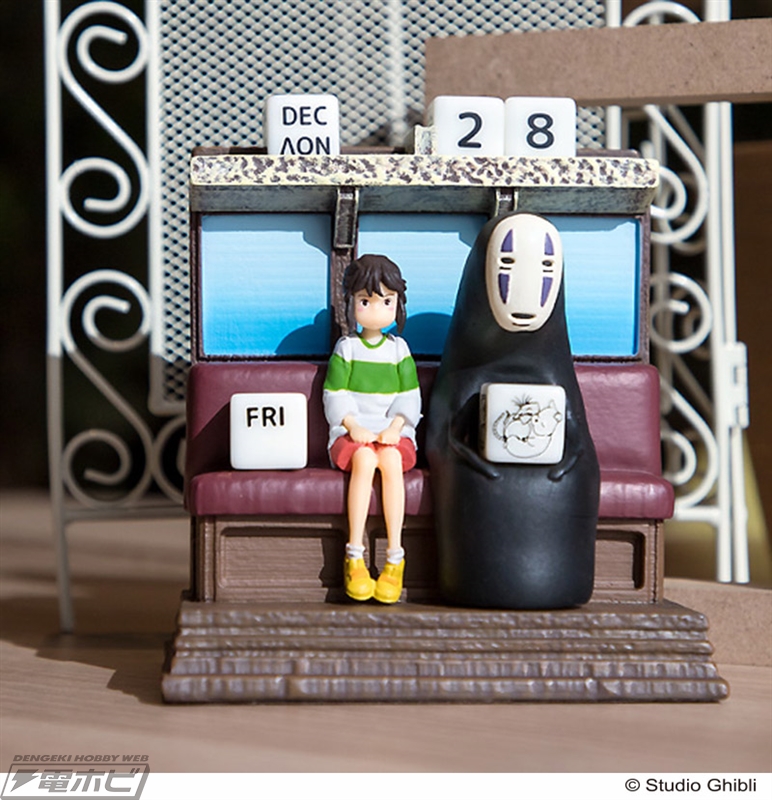 トトロ カレンダーフィギュア スタジオジブリ作品の立体万年カレンダー