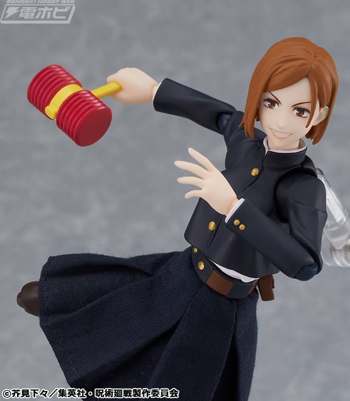 布製スカートによって躍動感溢れるポーズもバッチリ決まる！『呪術廻戦