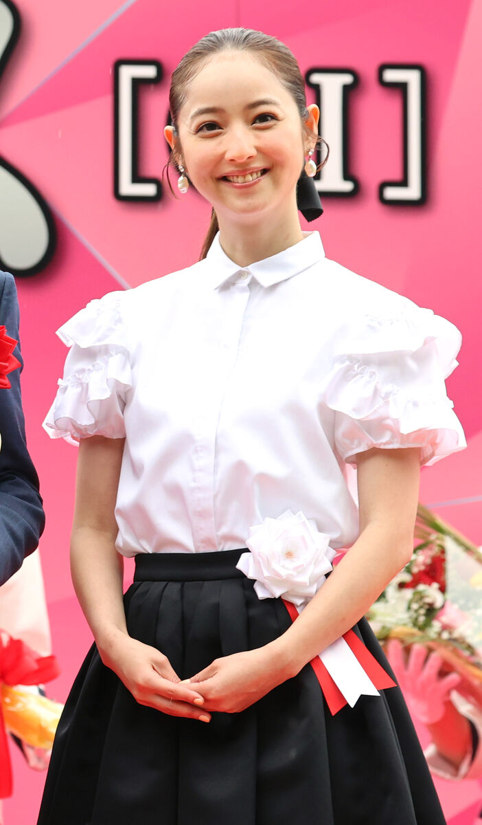 佐々木希 タレント 女優 直筆 サイン 始球式 佐々木希 タレント 女優