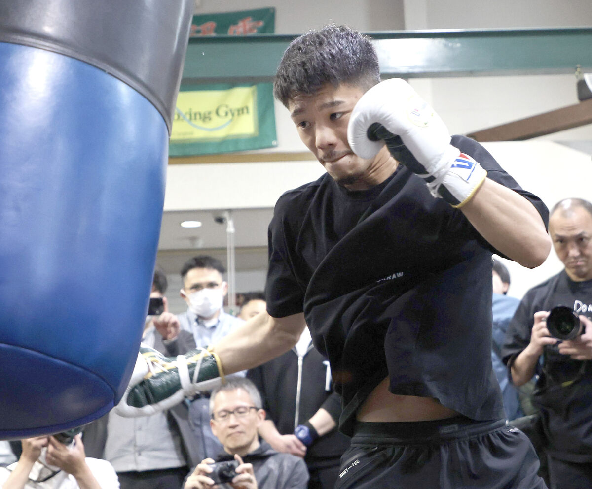 中谷潤人の世界戦用Tシャツはピンク 親友オラスクアガの好きな色で