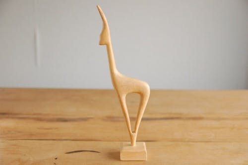 スウェーデンで見つけた木製の鹿のオブジェ - 北欧、暮らしの道具店