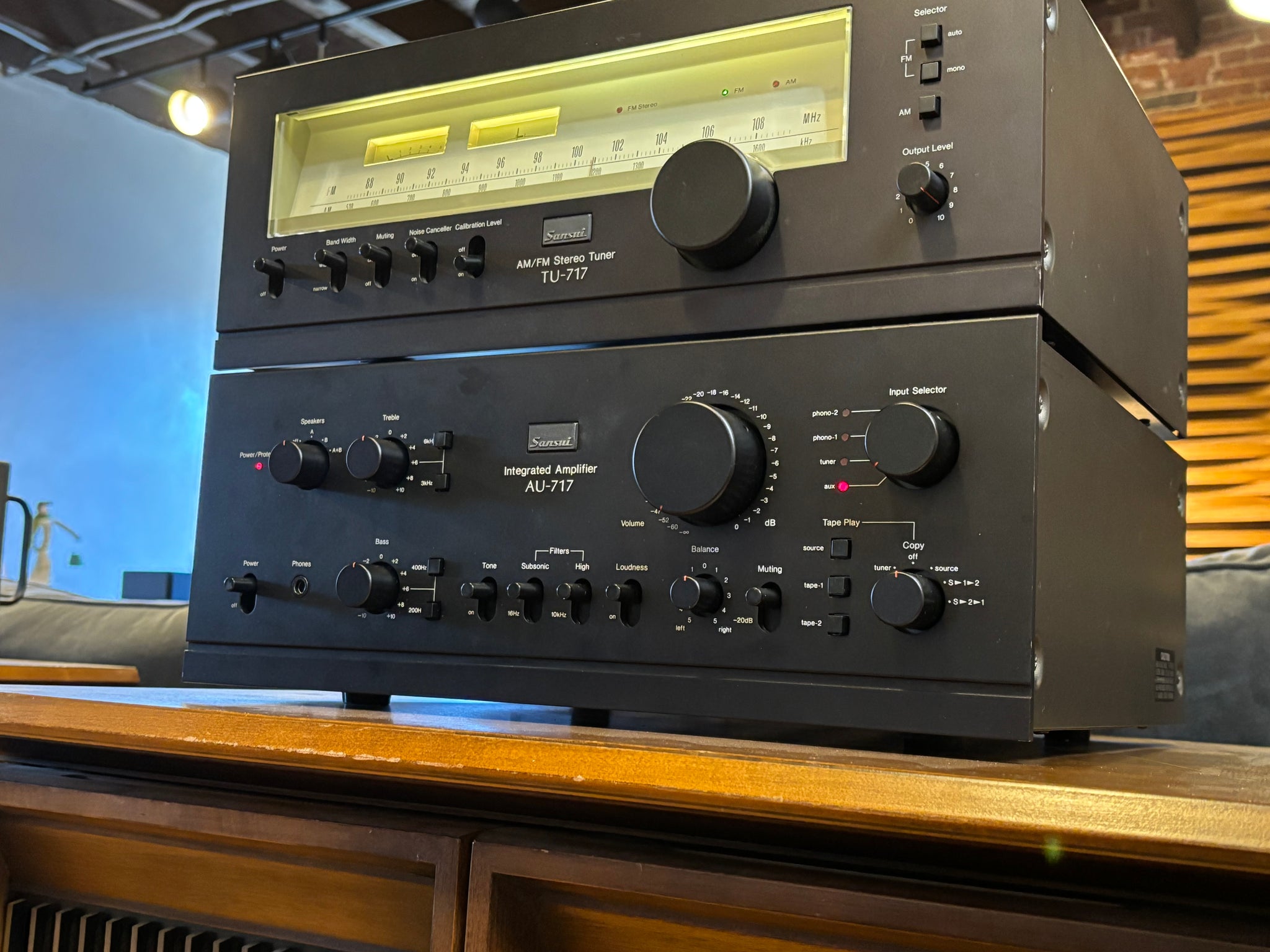 Classic Sansui AU-717 & TU-717 Integrated Amp & Tuner 