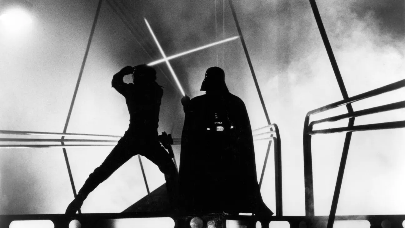 ダース・ベイダーのライトセーバー、史上最高額で落札の快挙 - THR Japan