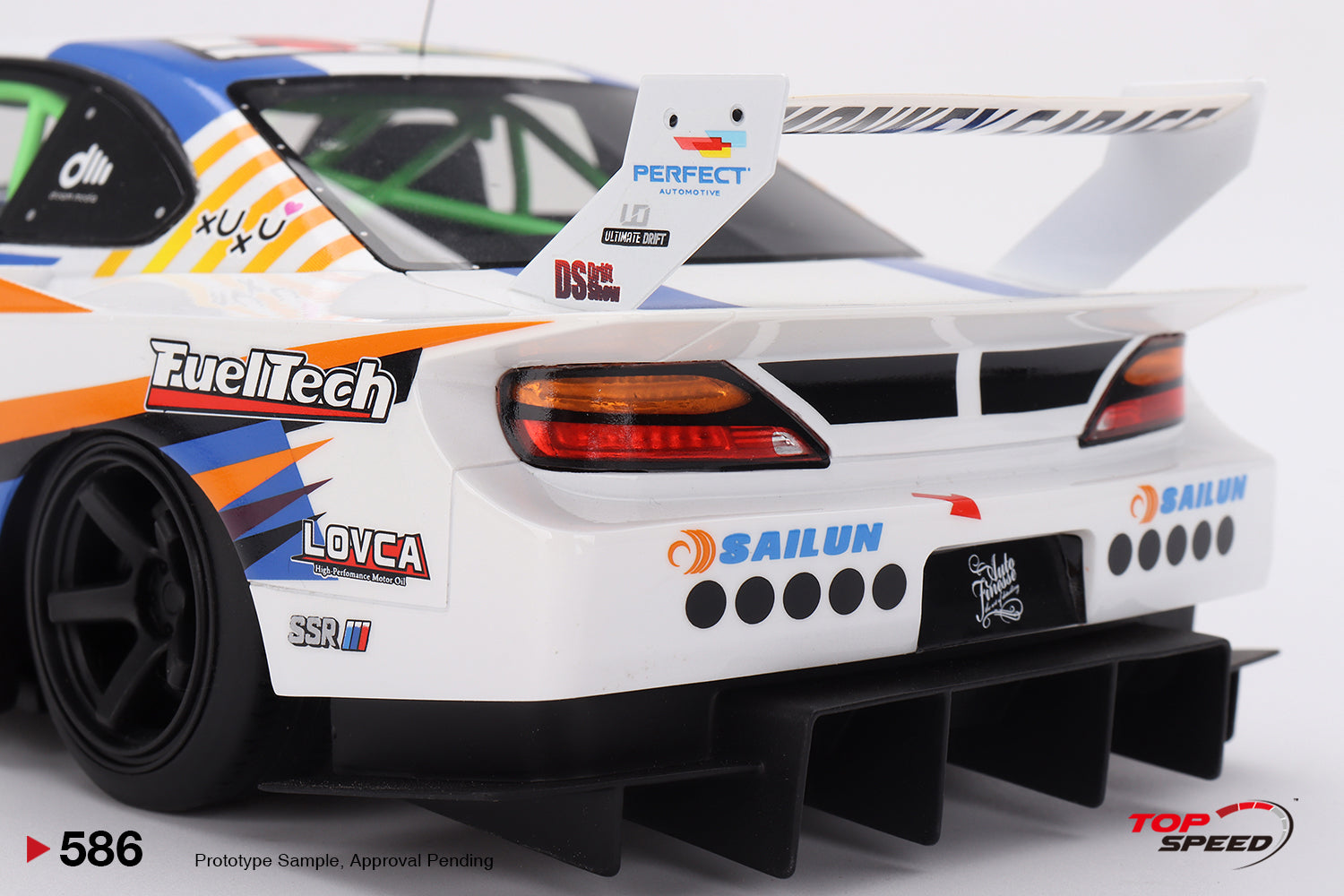 Preorder] Topspeed 1:18 Nissan LB-Super Silhouette S15 SILVIA #555