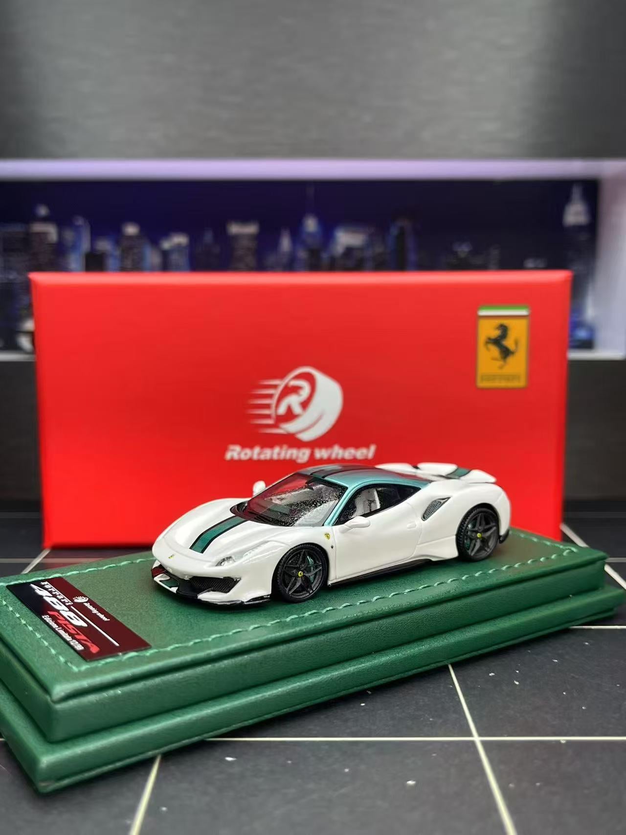 Rotating Wheel 1:64 Ferrari 488 Pista - White (Rain Effect