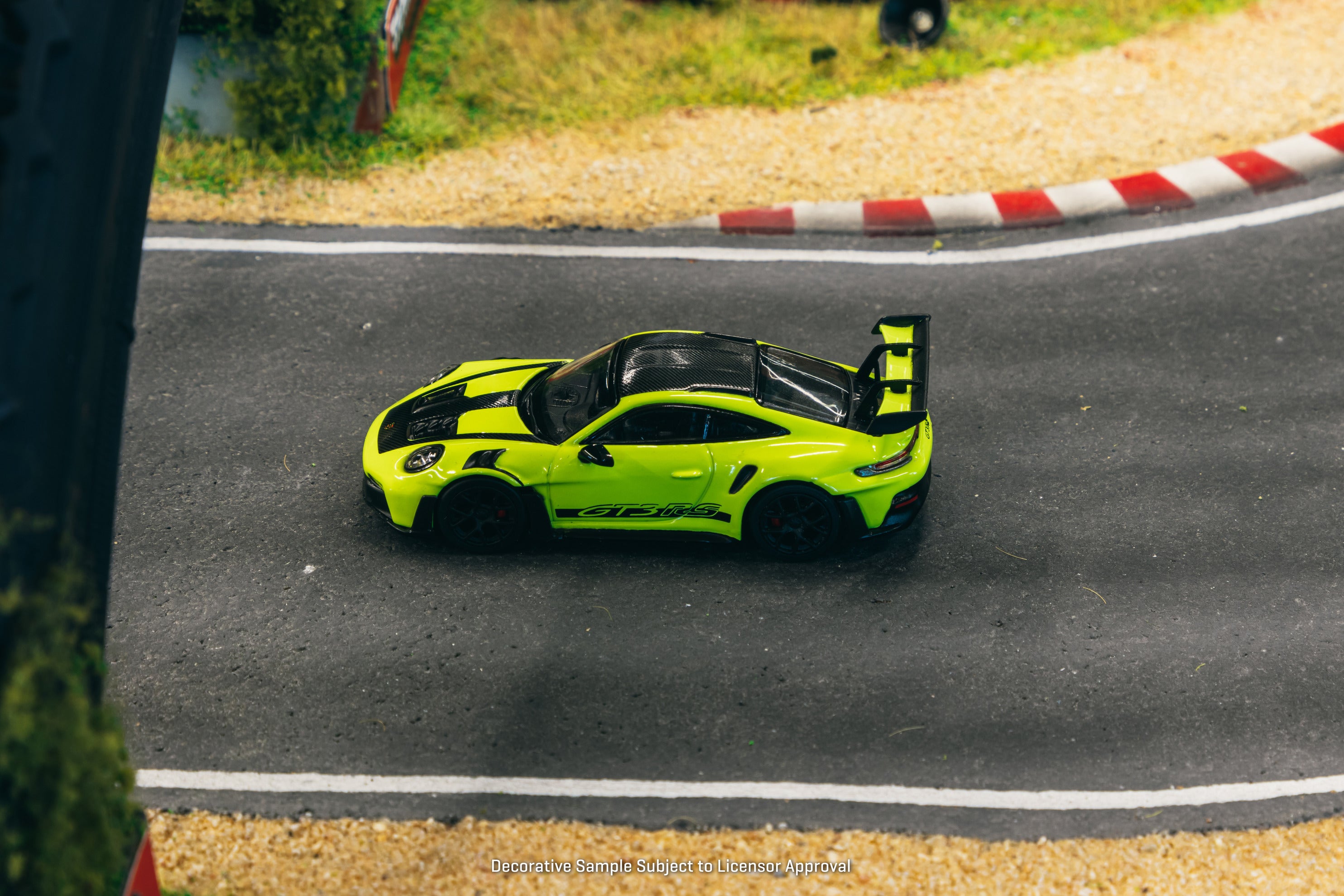 Tarmac Works 1:64 Porsche 911 (992) GT3 RS Acid Green T64MC-005-AG