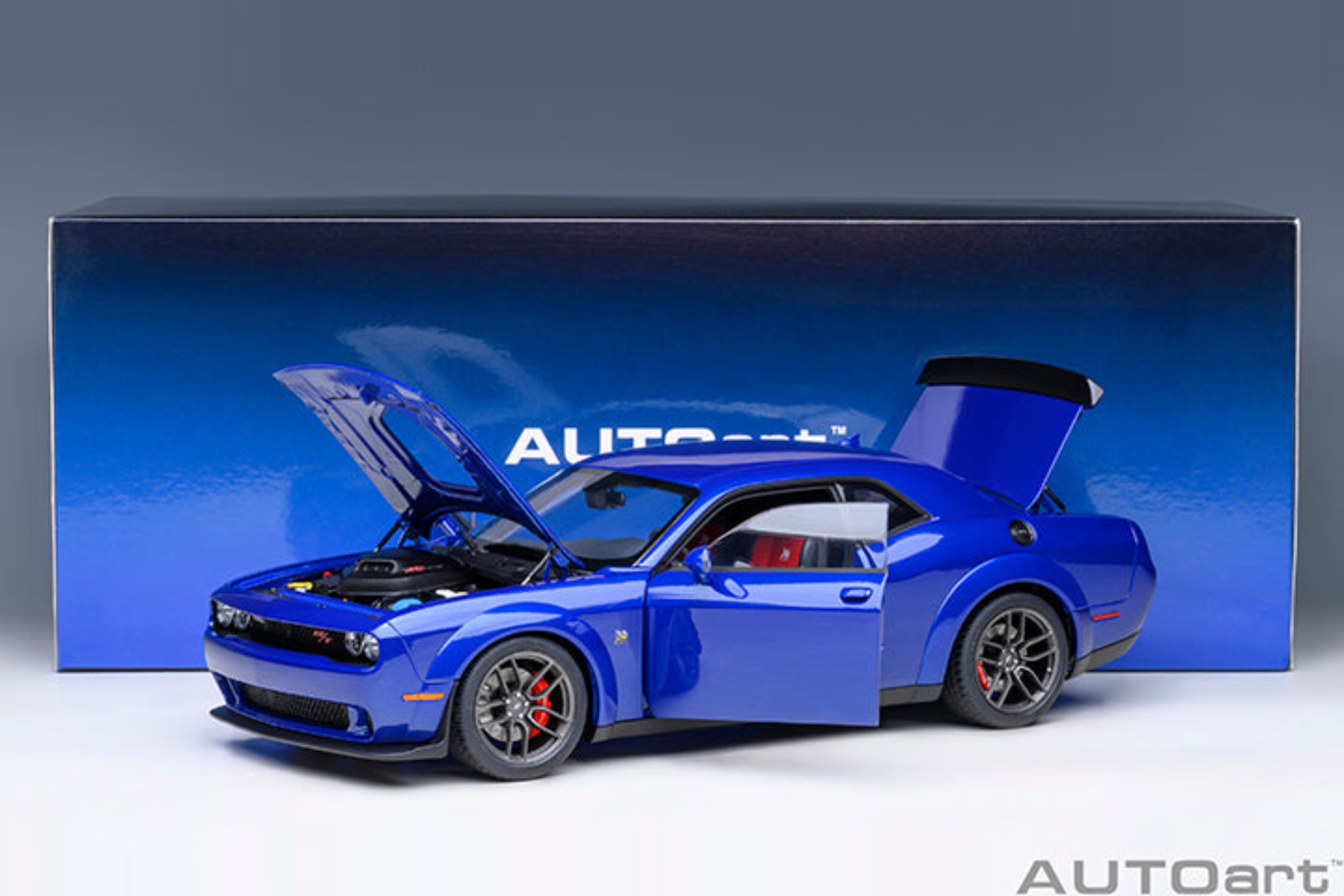 AUTOart 1:18 Dodge Challenger RT Scat Pack 2022 - Indigo Blue