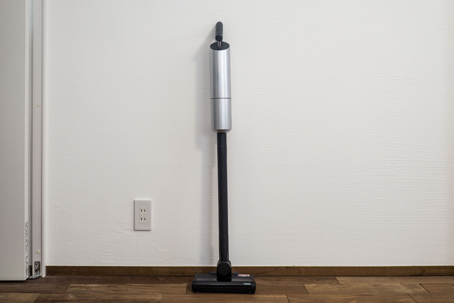 ツインバードの紙パックスティック掃除機「TC-E261S」レビュー