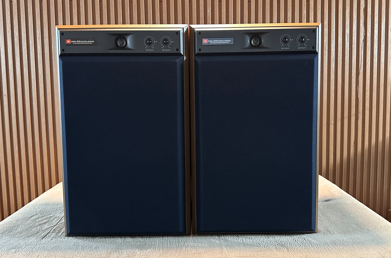 JBL ジェイビーエル 3ウェイスピーカー 4318CONTROLMONITOR