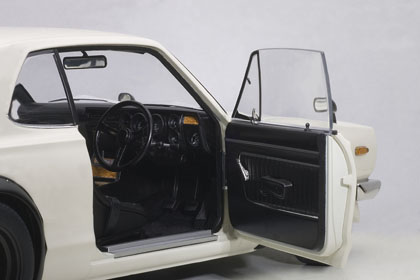 オートアート 1/18 日産 スカイライン GT-R（KPGC10) チューンド