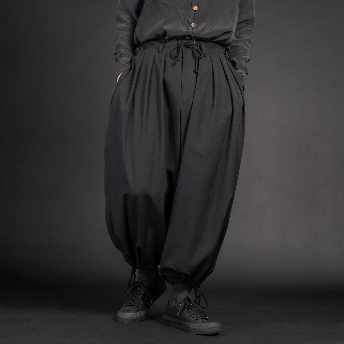 ヨウジヤマモト24年秋冬 新作入荷 バルーンパンツ&スカート | HUES