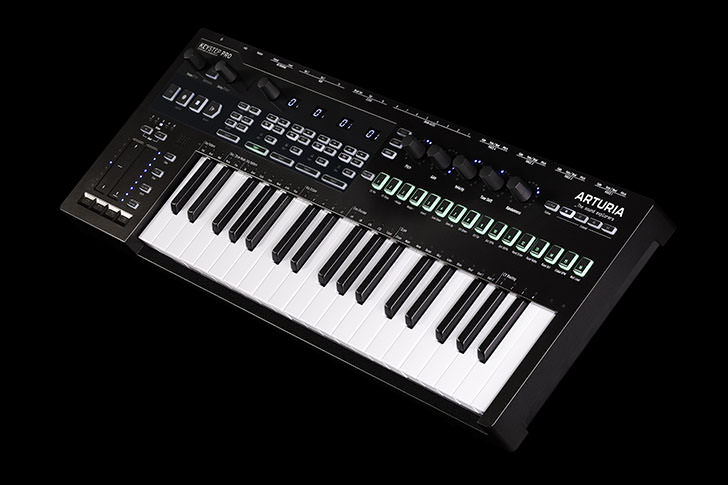 Arturia、新型シーケンス・コントローラー「KeyStep Pro Chroma」を