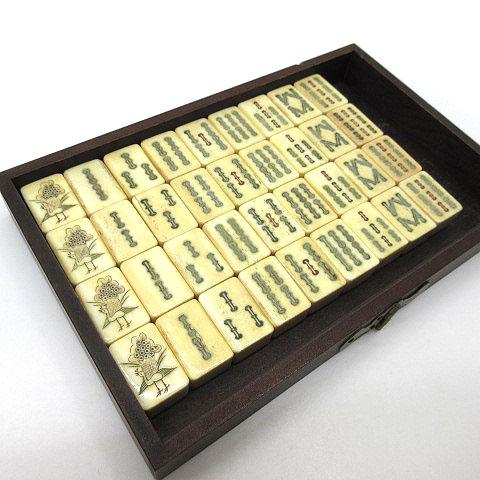 遼K※アイボリー色竹背麻雀牌セット 唐木箱入り5段引き出し 遼K