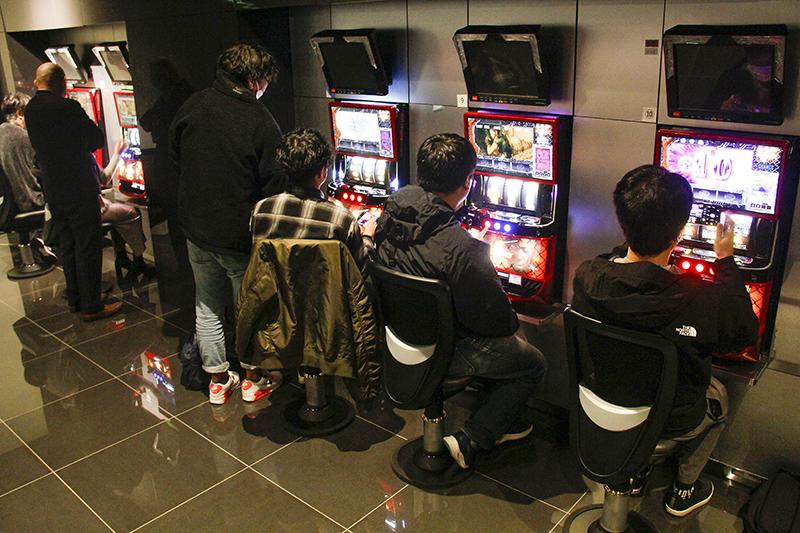 バイオ5」がスマスロで完全復刻｜フィールズ | P-WORLD パチンコ業界