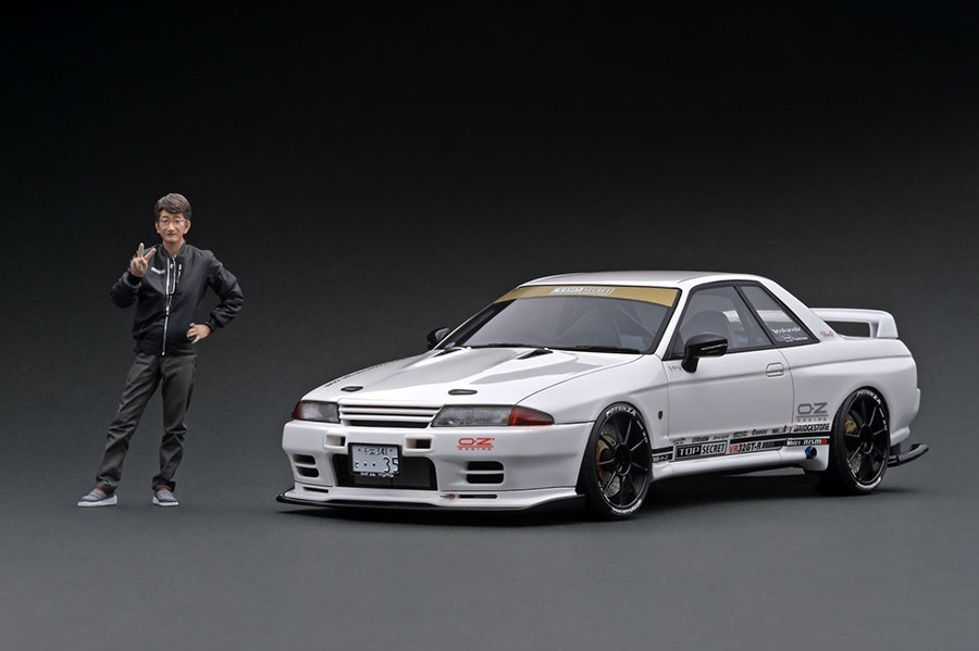 IG2103 1/18 TOP SECRET GT-R (VR32) White With Mr. Smokey Nagata