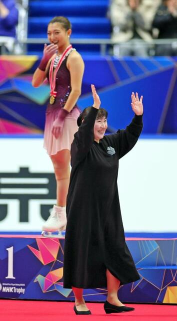 女子世界初トリプルアクセル成功の伊藤みどりさん 表彰式に登場し場内