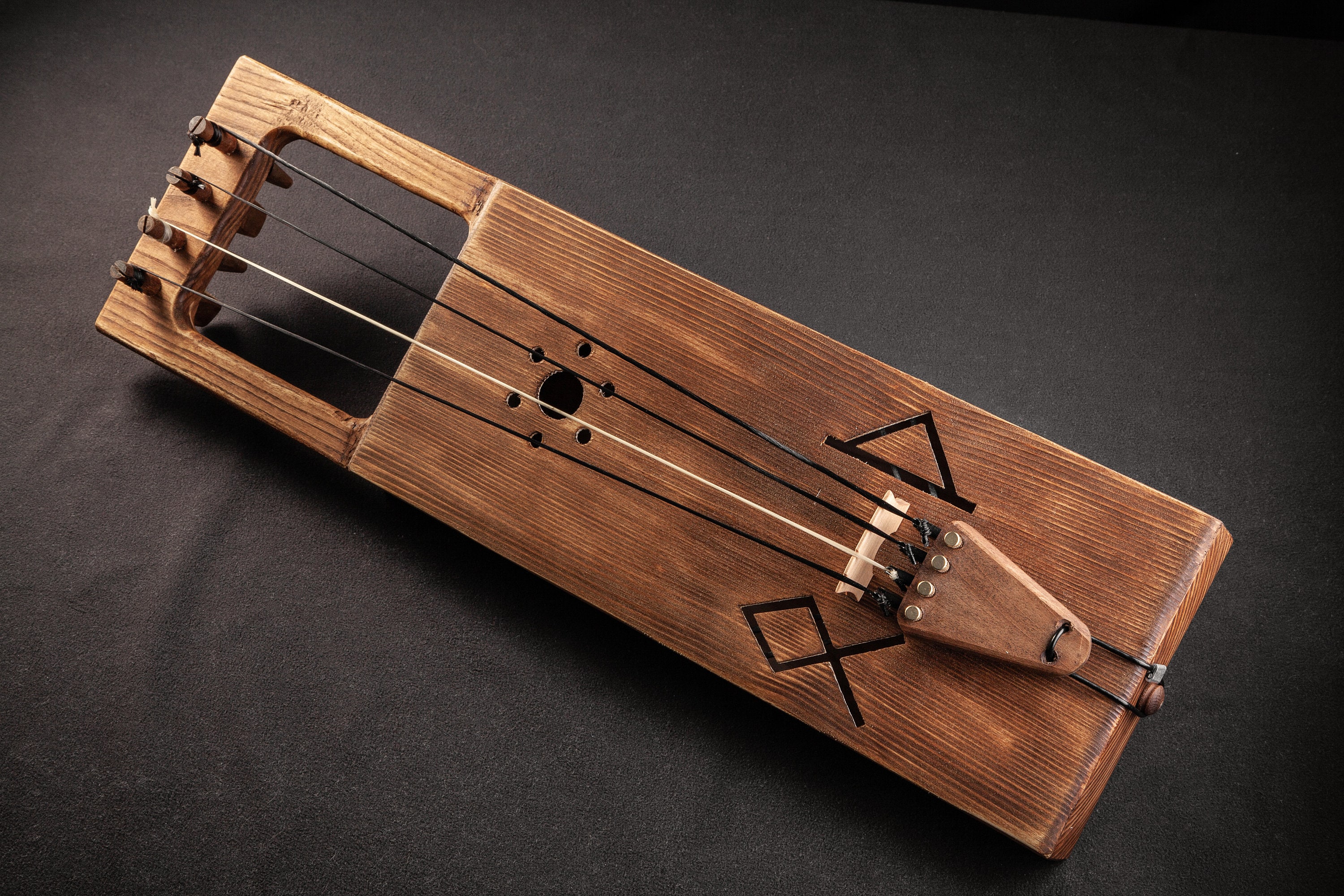 Tagelharpa タールハルパ Talharpa 北欧民族楽器ヴァイキング