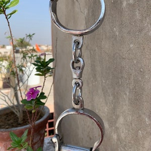 イギリス「HIATT」社のアンティーク鉄製ハンドカフ 鍵付き 鉄製