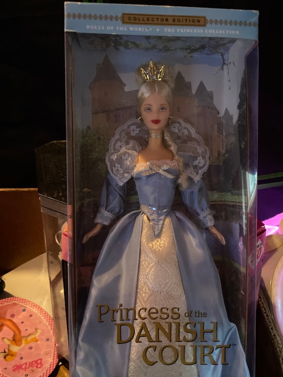 Princess of the Danish Court Barbie 2002 56216 Dolls of the World