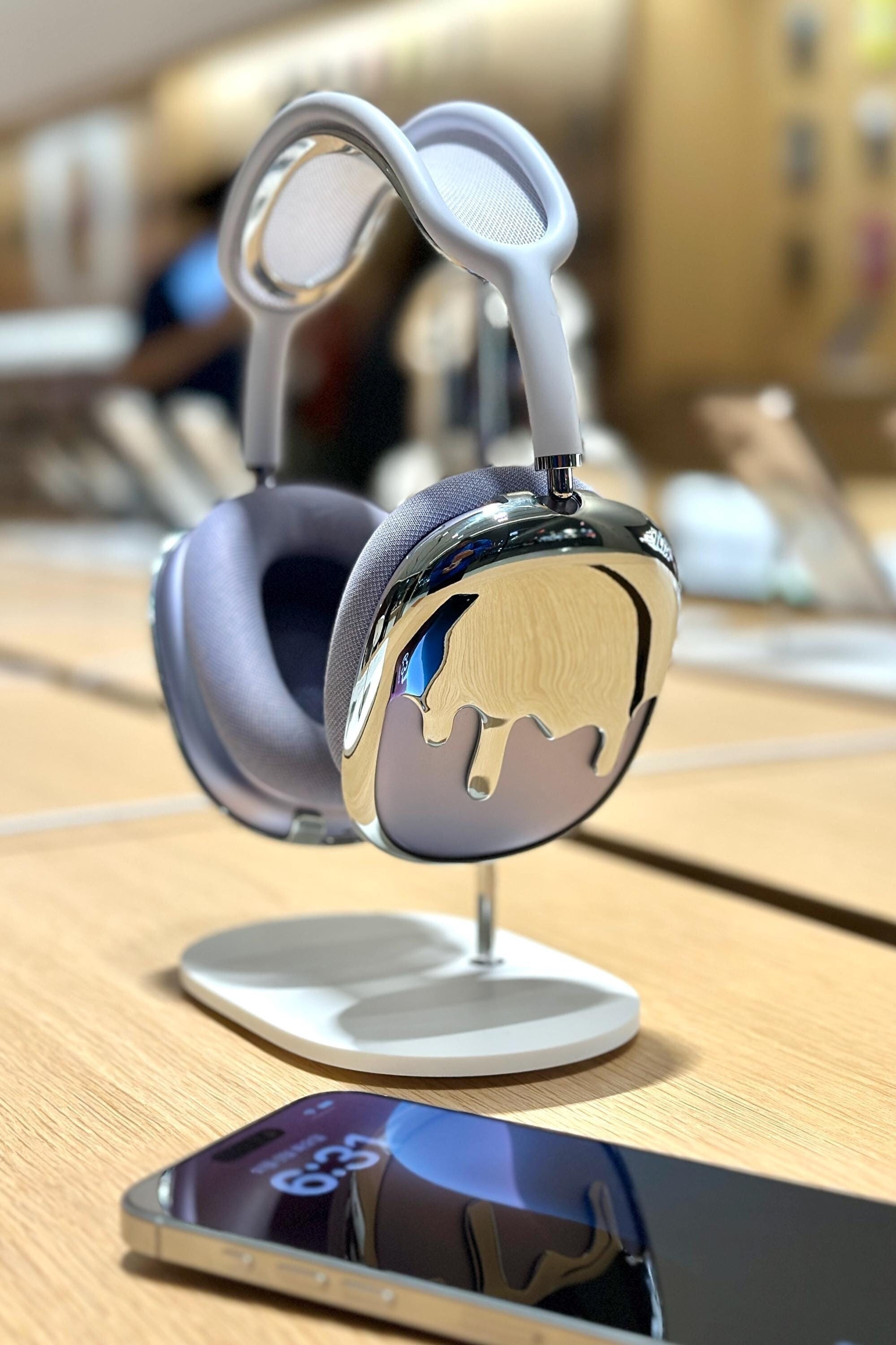 Qlix Silver Drip Frames – Airpods Max Case (lightweight, USB-C