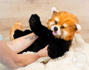 リアルなスタッフ付きレッサーパンダのおもちゃ OOAK コレクター向け