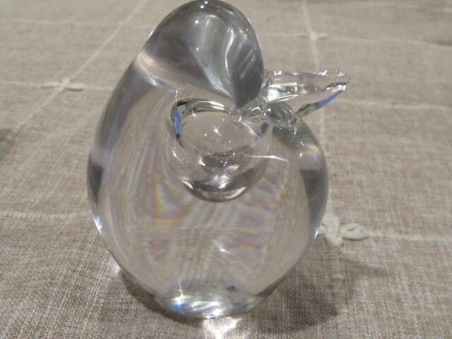 Kosta Boda のスエーデンガラス工芸品(作者の刻印入り署名付き) Kosta