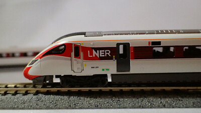 KATO British Rail Class 800/2 LNER AZUMA - White/Red, 5 Car Set