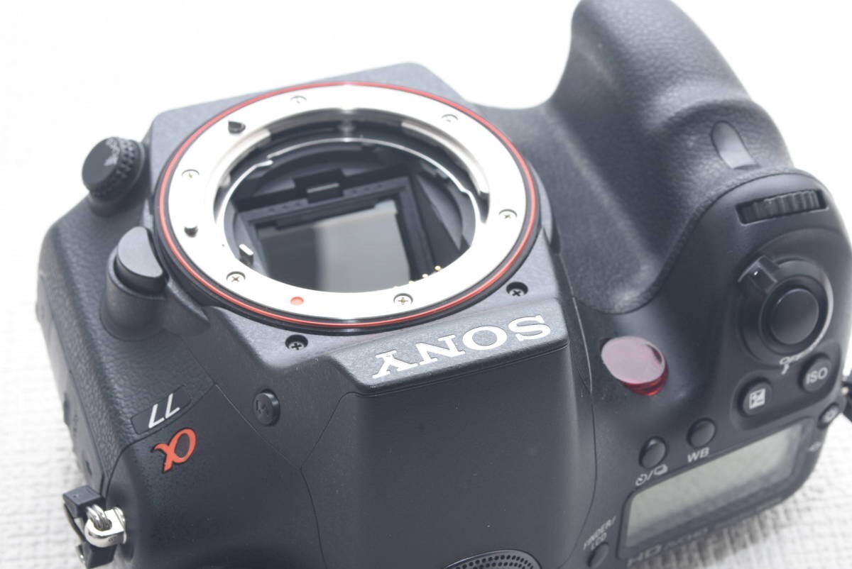 Sony Digital SLR Camera Alpha α77 Body SLT-A77V Black Very Good