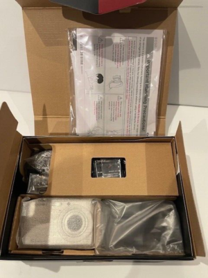 Casio EXILIM EX-Z1000 Digital 10.1mp 3x optical Silver Brand New